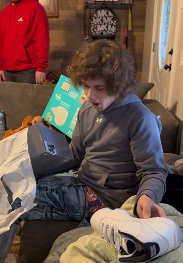 Replying to @👽🛸 He thought I pranked him with my pair😭 #prestontalks