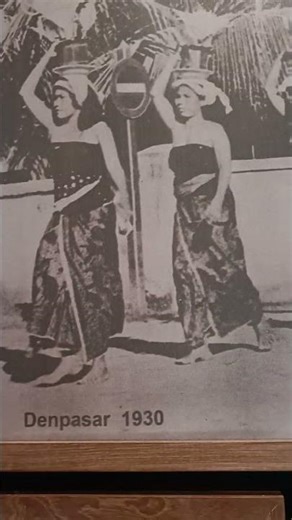 sejarah Bali th 1930,dalam suasana Bali yang masih murni ,menjaga tradisi dan kebersamaan