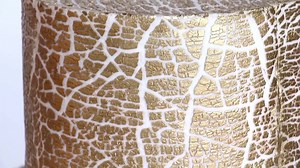 Gold crackled fondant! ⭐️🤩⭐️🤩⭐️ Full tutorial and materials list on the blog https://sugargeekshow.com/news/gold-crackled-fondant-tutorial/ Pin it to save it! https://pin.it/z7p3alepyemm2l | Sugar Geek Show