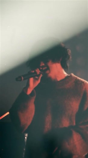 PEOPLE 1の「銃の部品」ライヴパフォーマンス