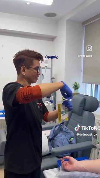 Struggling with energy, low immunity or stress? The Myers Cocktail IV is a powerful, medically formulated infusion designed to support your body where it needs it most. It combines a targeted blend of vitamin C, B vitamins, magnesium and calcium - nutrients that are essential for energy production, immune support, and nervous system regulation. First developed by Dr. John Myers, this drip has been used for decades to help with: ✔️ Fatigue ✔️ Jet lag ✔️ Burnout ✔️ Migraines ✔️ Immune recovery It’