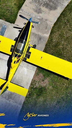 💛💚 Color, potencia y precisión en un solo avión ✈️ El nuevo Air Tractor 402 🦾 de BRS Pulverización Aérea SRL ya está listo para volar en los cielos de Tostado y San Justo, con un esquema amarillo-verde que lo hace inconfundible 😉 Cada avión cuenta algo. Este cuenta el crecimiento, el compromiso y la pasión de una empresa que no deja de avanzar 🤝 Gracias BRS por seguir eligiendo a AgSur Aviones para cada paso importante ✈️ | AgSur Aviones