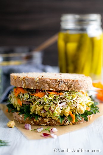 10 Minute Smashed Chickpea Salad Sandwich