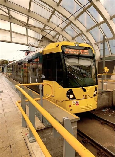 Tram Leaving Victoria, Greater Manchester #shorts