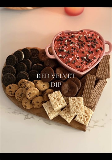 Valentine’s Red Velvet Dip 🍰💋🍫 the kind of dessert you make “just to try it” and suddenly you’re eating it with a spoon 🤭 no bake. cozy. perfectly sweet. an easy red velvet cheesecake dip for Valentine’s Day 🍰🍫 Ingredients: • 1½ cups Philadelphia no-bake cheesecake filling • 1 cup Cool Whip • 1 cup marshmallow fluff • ½ cup red velvet cake mix (heat treated) • 1 tsp vanilla • mini dark chocolate chips • Valentine’s sprinkles How to make: mix cheesecake filling, cool whip, and marshmallow f