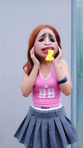 Laughing at others or laughing at yourself? 😂 🎈 🔲 🥴 #taihoa #funny #shorts