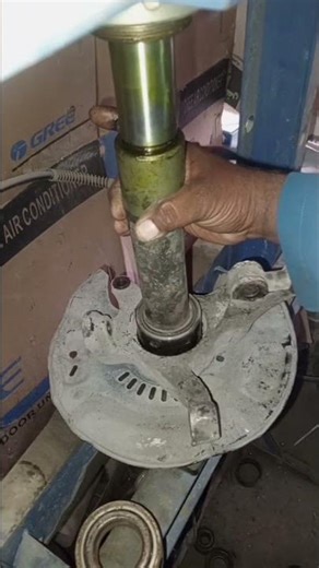How to replace wheel bearing #shortsfeed #mechanic #viralvideo