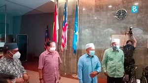 Timbalan Presiden PAS, Datuk Seri Tuan Ibrahim Tuan Man mengesahkan kesemua 18 Ahli Parlimen PAS menyokong Datuk Seri Ismail Sabri Yaakob sebagai calon tunggal Perdana Menteri mewakili Muafakat Nasional (MN). Sementara itu, Setiausaha Agung UMNO Datuk Seri Ahmad Maslan mengesahkan Presiden UMNO, Datuk Seri Dr Ahmad Zahid Hamidi telah menolak untuk dicalonkan sebagai Perdana Menteri kesembilan, selain itu beliau turut mengesahkan nama Timbalan Presiden UMNO, Datuk Seri Mohamad Hasan tidak dicalon