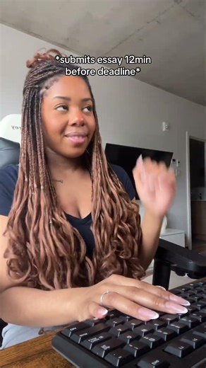 can’t catch me when I have Natural Write 🤞🏽 #studytok #studyhacks #bypassai #essaywriting