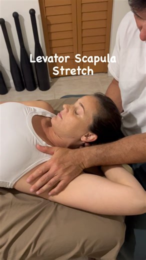 42K views · 94 reactions | Levator Stretch . We place the hand behind the head to place the scapula in downward rotation this help accentuate the stretch due to the Levator scapulae insertion point at the medial border of the Scapula. . . .#massagetherapy #levatorscapulae #stretchtherapy #neckpainrelief #uppercrosssyndrome #sportsmassage #massage #massagetechniques #mets #muscleenergytechniques | Pain Posture Performance | Facebook