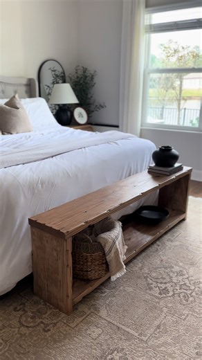 Handmade Wooden Entryway Bench: Staining Process Revealed