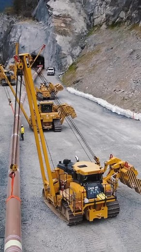 Follow @pipelinelegit for all things pipeline‼️DM us 📸🎥 for a post. Check out our website pipelinelegit.com and check out our gear 🛢🤠🐄🌙 📸: @true_north_pipeliners #pipelinelegit #pipeliner #pipeliners #pipelinelife #pipelinewelder #pipelineconstruction #pipelineequipment #pipelineviews #oilpatch #oilpatchnation #weldingriggerz | Pipeline Legit