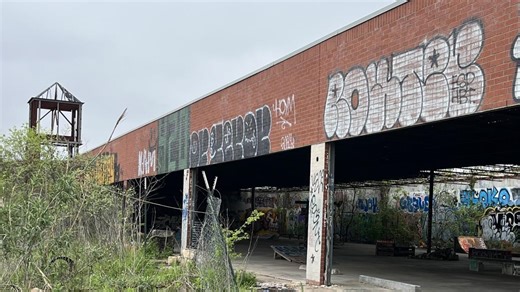 Realty group wants to revitalize abandoned strip mall in East Austin