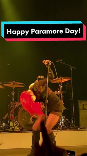 SHE WAS FEELING IT @paramoreofficial #paramore #paramoreconcert #thisiswhyparamore #torontoconcert #paramoreisaband #paramoreforever #paramorefans #hayleywilliams #tayloryork #albumreleaseday #zacfarro