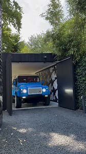 The sweetest custom Defender on earth; Strawberry 🍓 💙 Bold in blue. ❤️ Fierce with a red interior. ☝️ One touch... and the automatic roof slides open like magic. Driven by passion, inspired by adventure. #TheLandrovers #strawberry #Defender #CustomDefender #StrawberryStyle #Luxury4x4 #defender110 #automaticroof | The-Landrovers