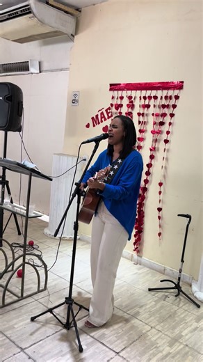 Os vídeos de ana joyce (@anajoycealbino) com som original - ana joyce