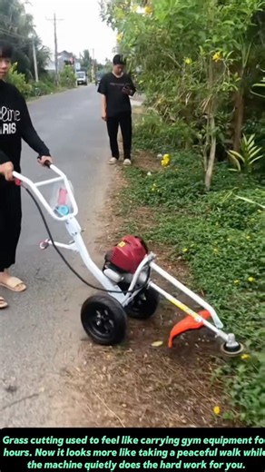 Farmers Finally Upgraded Weed Cutting With This Surprisingly Smart Machine #labor #agriculture