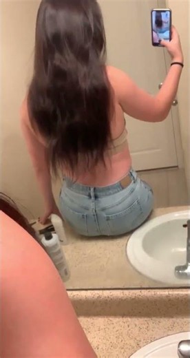 Farting on the counter feels good 💨😂 #shorts #fart #girl