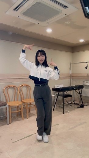 山内瑞葵 | #カラコンウインク 鏡越しver.🪞#AKB48 | Instagram