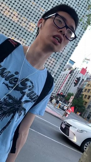 Blue Shirt Guy's First Time in Melbourne