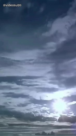 U2 - Beautiful Day (2000) #video #musical #videomusical #videomusicalconletras #rolitasconletras30s #song #lyrics #u2 #beautiful #day #subtitulado #subtituladoespañol #subtituladoinglés #bolivia #bolivia🇧🇴 #santacruz #santacruzdelasierra🇳🇬 #zxc #zxycba #xyzbca #life #in #music #canciones #para #todos