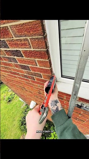 Today working as a handyman: Resealing windows.