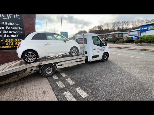 Off to Essex to its new home this beautiful 500c AUTOMATIC 🙌 #Fiat500Frenzy #fiat500delivery #fiat500 #fiatfrenzy #fiat500forsale