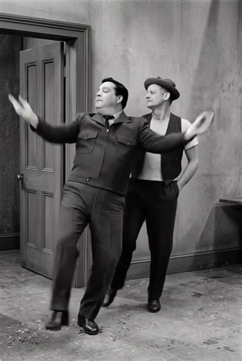 When Brooklyn’s finest discover Wu-Tang 👐💃 Ralph & Norton go FULL ODB!