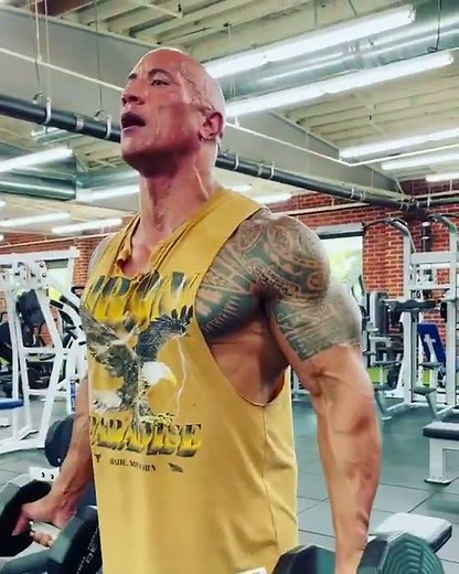 Dwayne "The Rock" Johnson - Arm Workout Bicep Curl