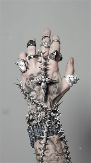 Comte Dracula on Instagram: "YALL THINK I COOKED W THE INSPO?? 🦇🖤"