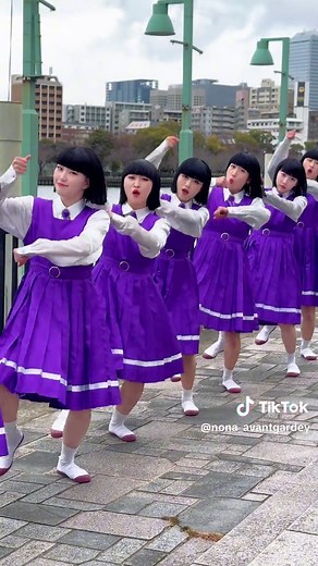 Explore the Dance Moves of Avantgardey DABIDIDIBIDI