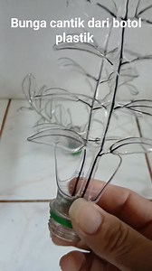 Bunga cantik dari botol plastik #karyapanda #idekreatif #kerajinantangan #kreasiunikdarilimbahplastik #kreasidaurulangsampah #tutorial #fyp #reels #diy #art #authenticity | Karya Panda