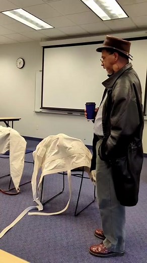 Mesmerizing Magic Tricks by Halloween Magician Houdini