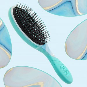 This calming, teal WetBrush design will make the detangling process a relaxing, meditative one. Feel the difference when you buy one at select SM Beauty stores and Watsons nationwide. | Wet Brush Philippines | Facebook