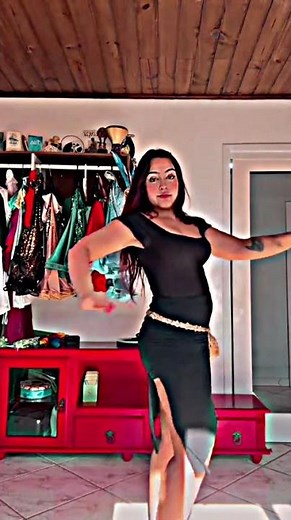رقص شرقي منزلي لاحلي فرسة رقص منزلي House Dance #اكسبلور #ارقص #bellydancer #رقص_افراح #dance #دويتو