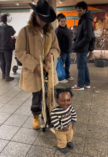 Subway performances with Coco and @Zero the Clown #hoodbabies #busking #streetart