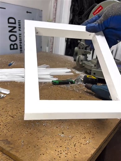 Learn how to make an aluminum window frame like a pro! 💪 In this detailed step-by-step guide, we’ll show you the complete aluminum window frame fabrication process — from selecting aluminum profiles to cutting, assembling, and finishing the frame for perfect installation. Whether you’re a beginner, DIY enthusiast, or professional fabricator, this video will help you understand the tools, materials, and techniques needed to make durable and stylish aluminum window frames.#aluminiumtrick #Metalwo