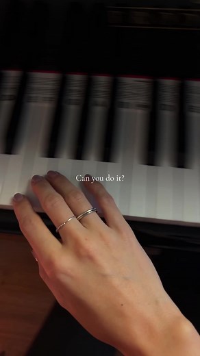 #pianoplaying #easytutorial #pianoforbeginners #beginnerpiano