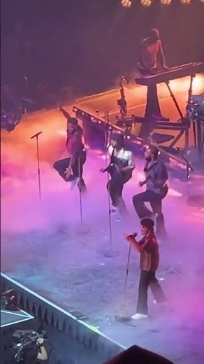 Bruno Mars sings Versace on the Floor at Intuit Dome #brunomars #intuitdome #concert #music #live