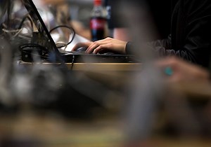 Suspected Hack Attack Snagging Cell Phone Data Across D.C.