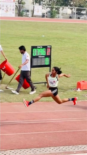 😳 Three phases. One perfect fligh💥#hardworkworks #viralvideo #triplejumper #trackandfield |VV|