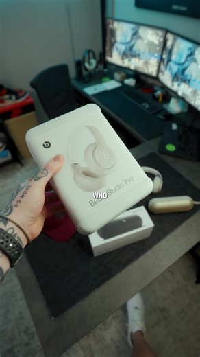 Who wants the Beats Studio Pro & Beats Pill? 🎁 HERE’S HOW TO ENTER ⬇️ 1️⃣ Share this video 2️⃣ Tag a friend (or a few) in the comments 3️⃣ Follow me (you can enter on all my other socials too 👀) #tech #beatsbydre #apple #beatsstudiopro #beatspill #beatssolo #technology #techtok #techreview #techgadgets #beatsfitpro #beatsstudio