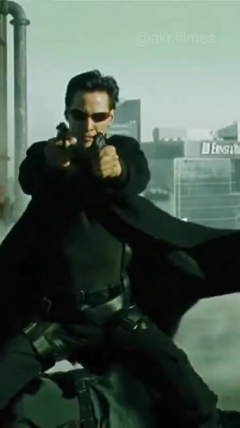 Neo Desviando das Balas em Matrix: épico e inesquecível