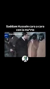 En el último capítulo de su vida, Saddam Hussein se sentó en el corredor de la muerte no como un gobernante temido, sino como un símbolo caído del poder absoluto. El 30 de diciembre de 2006, justo antes del amanecer y durante el Eid al-Adha, Saddam Hussein fue ej€cut*do. 📕 El libro que NO quieren que leas 🔞 Si quieres descubrir más secretos ocultos, tenemos un libro llamado “Lo Inexplicable: Perderás la fe en la Humanidad”. LIBRO ENLACE DE MI PERFIL y prepárate para abrir los ojos, NO TE ARREP