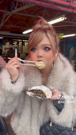 特大サイズの美味しい生牡蠣に感動！