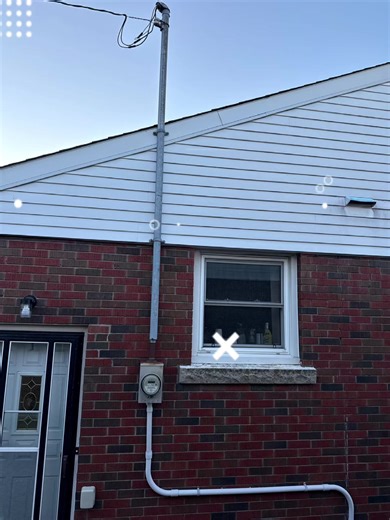 ⚡ 200 AMP PANEL & SERVICE UPGRADE – NIAGARA FALLS, ON ⚡ Complete electrical service replacement on this home 🔧 We removed the old, outdated service and installed a brand-new 200 AMP service and panel to meet today’s power demands. ✔️ Old service fully removed ✔️ New meter base, service entrance & 200A panel ✔️ Clean, code-compliant installation ✔️ Ready for EV chargers, renovations & future loads ✔️ ESA compliant & inspected If your home still has an old service, it’s time to upgrade ⚡ 📞 Call/