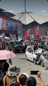 35K views · 10K reactions | Via @xiaohuyueye . #fyp #jk #jeep #wrangler #offroad #red #offroad #gladiator #jlu #jku #custom #jeepgirl #jeeps #bronco #jeepworld #jeepwrangler #rubicon #summer #reelsinstagram epjku #jeeping #jeepgirl #lifted #viral #tiktok #instagr | Jeep.world | Facebook