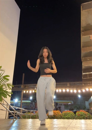 Late to the Dance Trend: Ariana Grande's 'Love Me Harder'