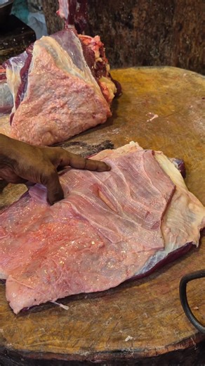 Sliced of meat side #meat #beef #foryou #Amazing #fbreels #viralreels #reelsfbシ #cookingessentials #fallflavors #seasonaltreats #seasonaldrinks #seasonalmenu #fallfood #localbusiness #seasonalflavors #fallmenu #comfortfood #beef #meat #mrbutcher #butcherbro #cowcutting #cuttingbro #meatmarket | Butcher Bro