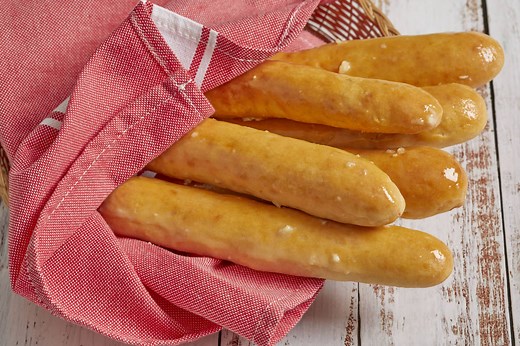 3-Ingredient Breadsticks Recipe (No Yeast)
